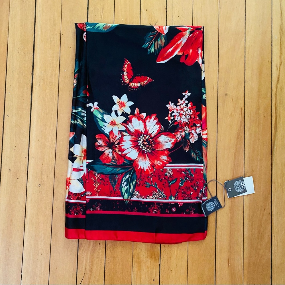 VINCE CAMUTO SCARF